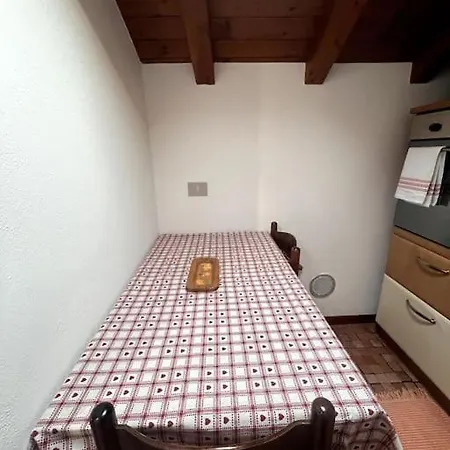 26, Near The Apartman